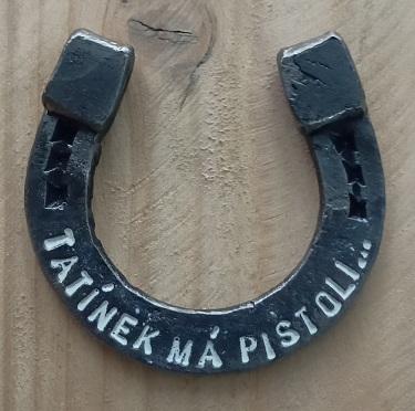 Tatínek má pistoli